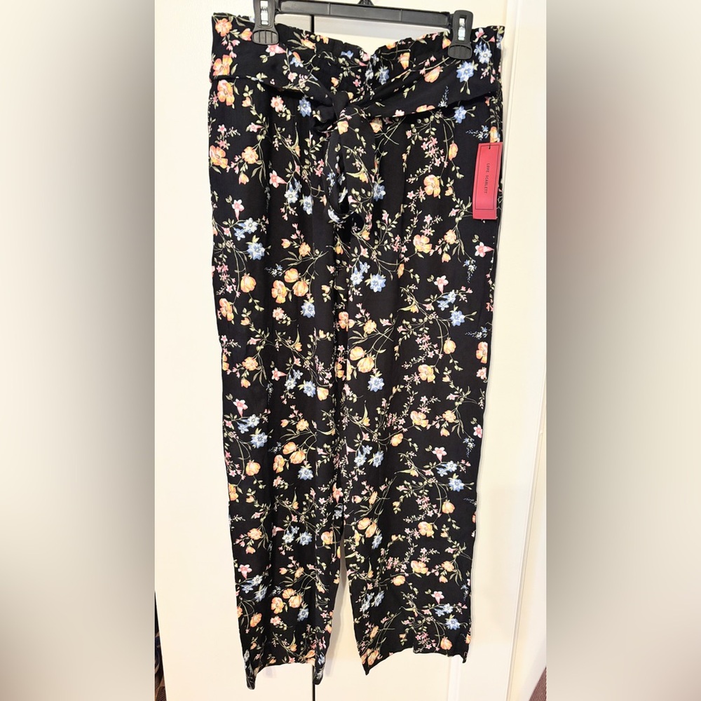 Women’s floral ruffle waist pants